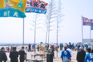本州一早い「海開き式」が片貝中央海岸広場で開催します！